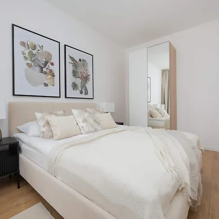 Krochmalna Browary Warszawskie With Air Conditioning And Parking By Renters Prestige * Warschau