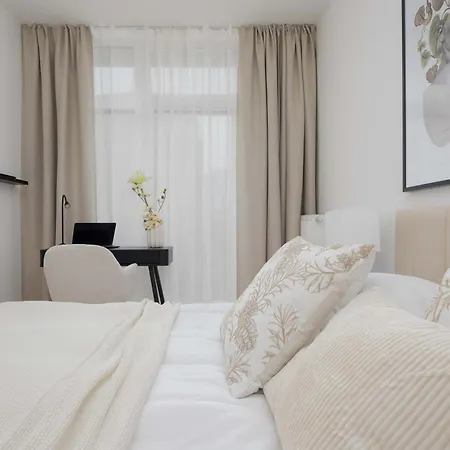 Krochmalna Browary Warszawskie With Air Conditioning And Parking By Renters Prestige *