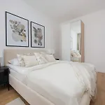 Krochmalna Browary Warszawskie With Air Conditioning And Parking By Renters Prestige * 华沙