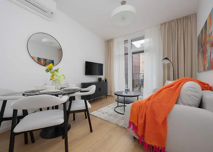 아파트 Krochmalna Browary Warszawskie With Air Conditioning And Parking By Renters Prestige