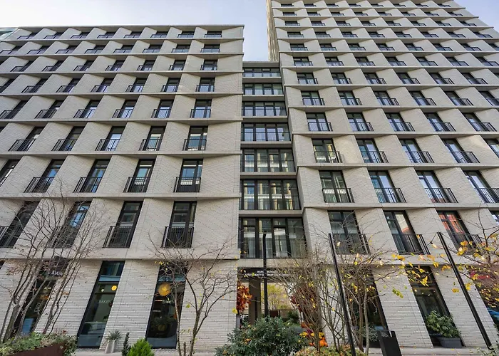 아파트 Krochmalna Browary Warszawskie With Air Conditioning And Parking By Renters Prestige