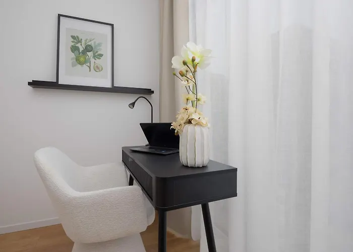 아파트 Krochmalna Browary Warszawskie With Air Conditioning And Parking By Renters Prestige 바르샤바